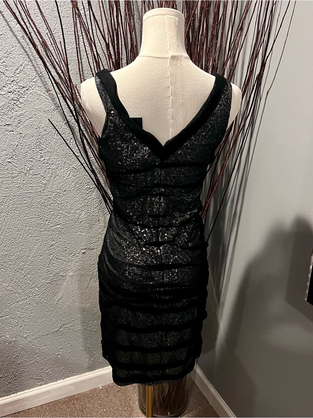 🌺NWT EXPRESS SEQUINS BLACK SHEATH COCKTAIL DRESS SIZE 10🌺 - Picture 4 of 6